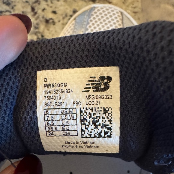 New Balance 530 women’s size 7.5 - Picture 2 of 2